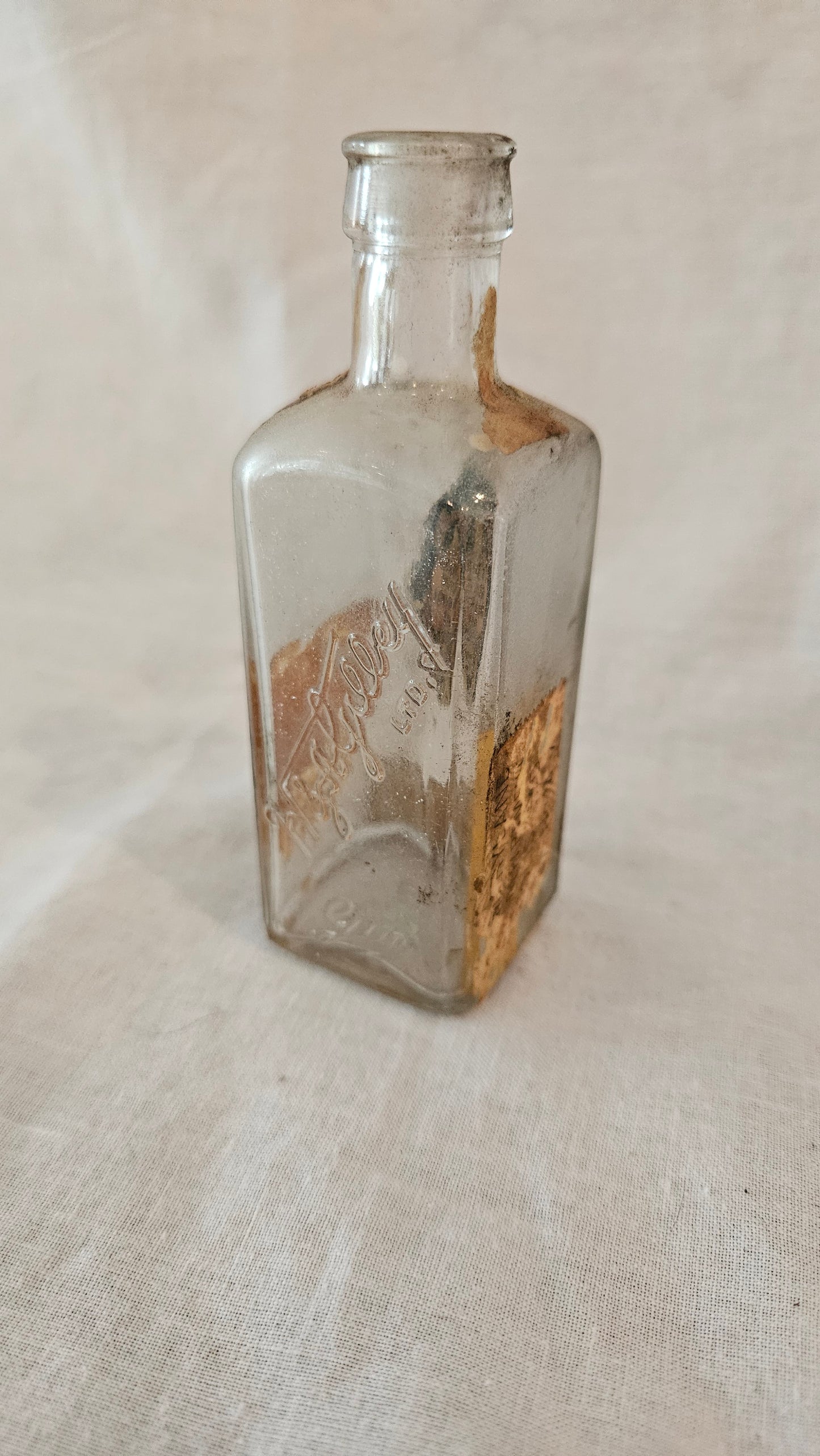 Gilbey's Distilled London Dry Gin Bottle