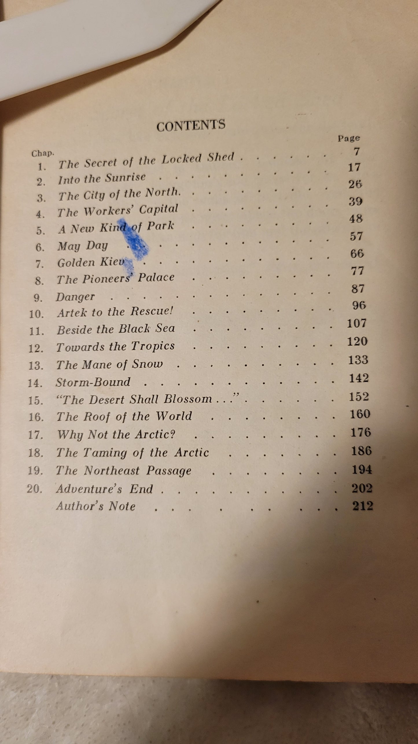 Vintage book for sale from the USSR, “Red Comet: A Tale of Travel in the USSR" written by British author Geoffrey Trease, published by International Publishers, 1937. View of table of contents
