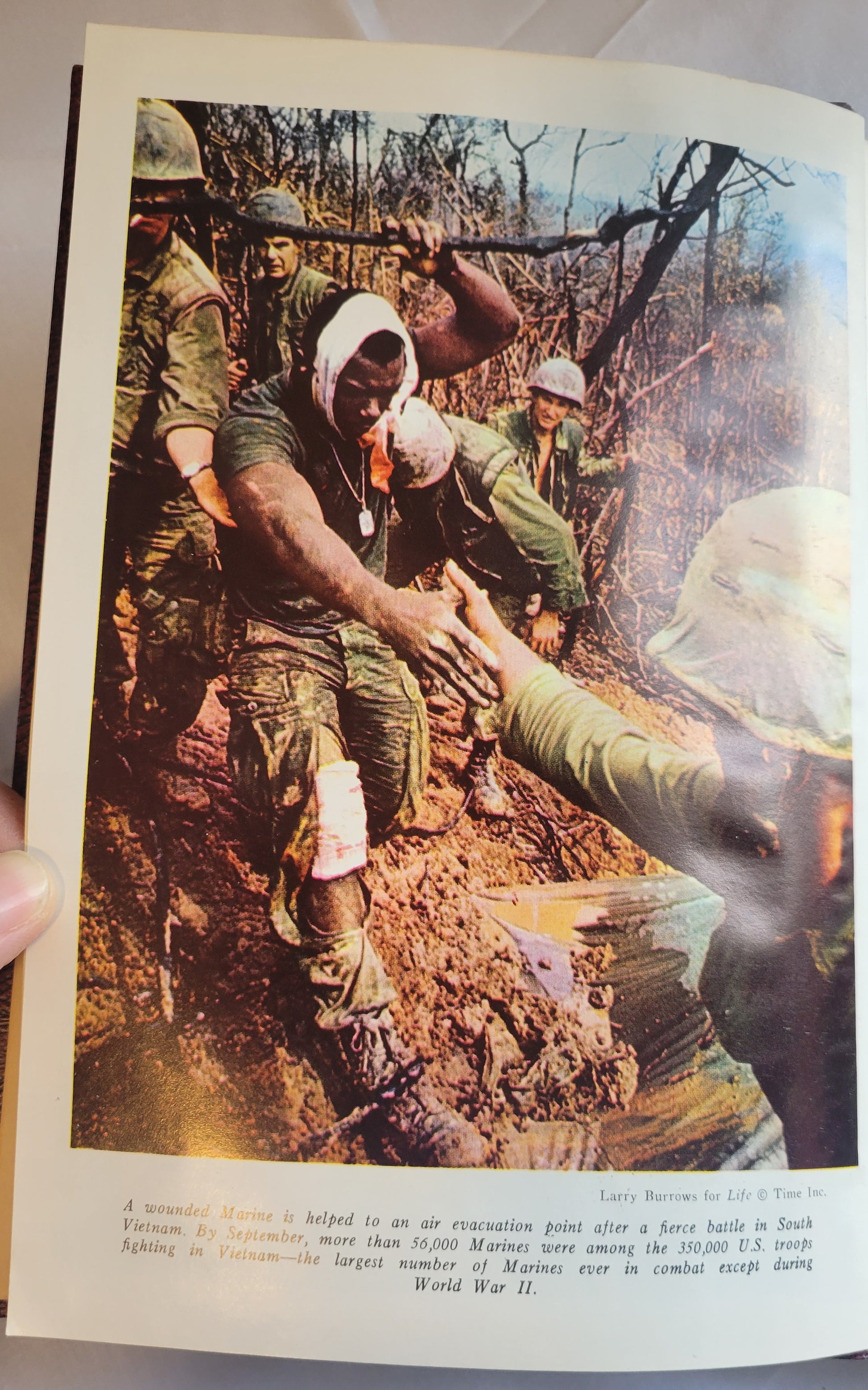 Vintage book for sale "Illustrated World Encyclopedia: 1967 Book-of-the-Year" published by Bobley Publishing in 1967. An encyclopedia of world events in 1967, with pictures and graphics. View of inside illustration.