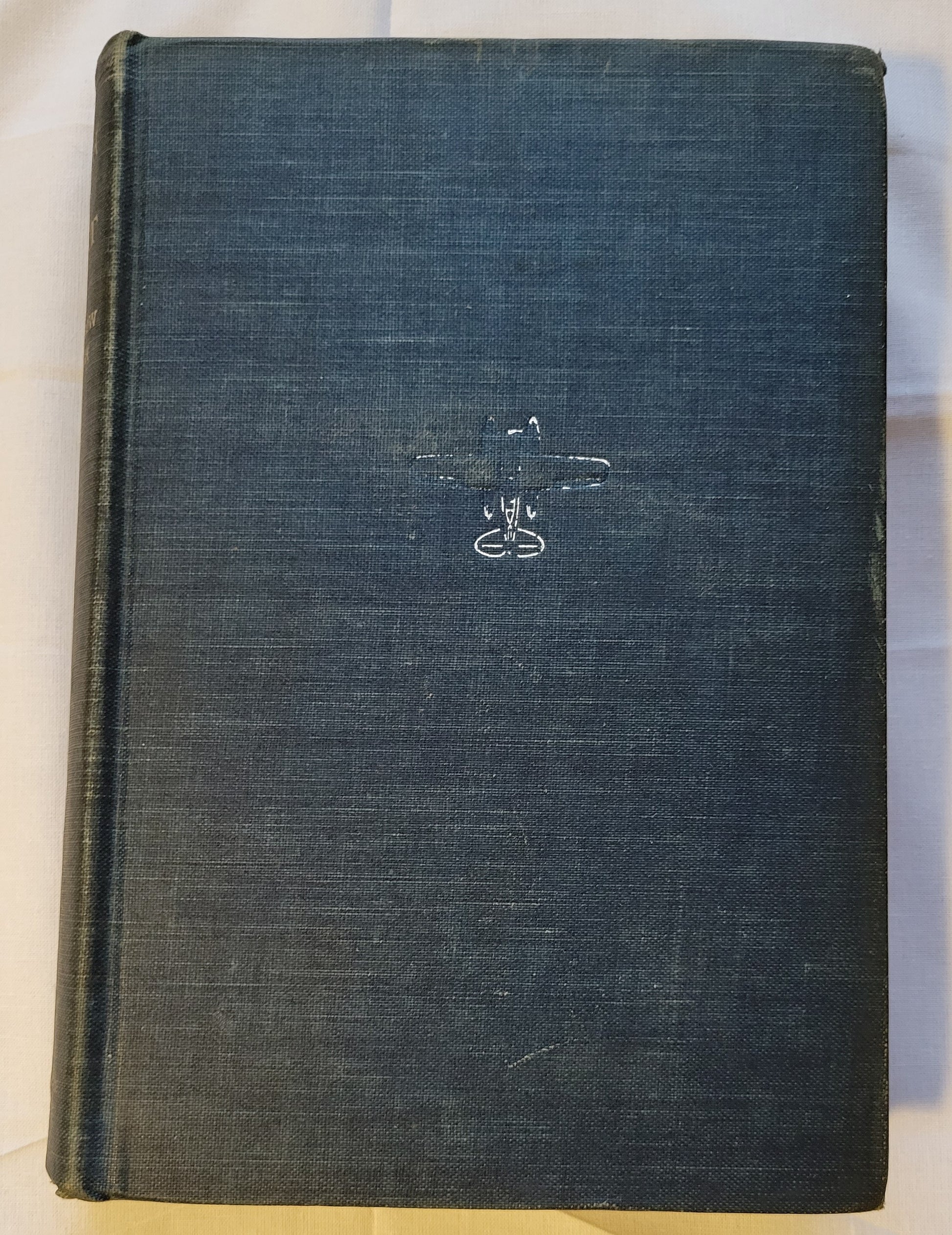 Vitnage book for sale, "North to the Orient" by Anne Morrow Lindbergh, with maps by Charles A. Lindbergh, published by Quinn & Boden Company, Inc. in 1935. View of front cover.